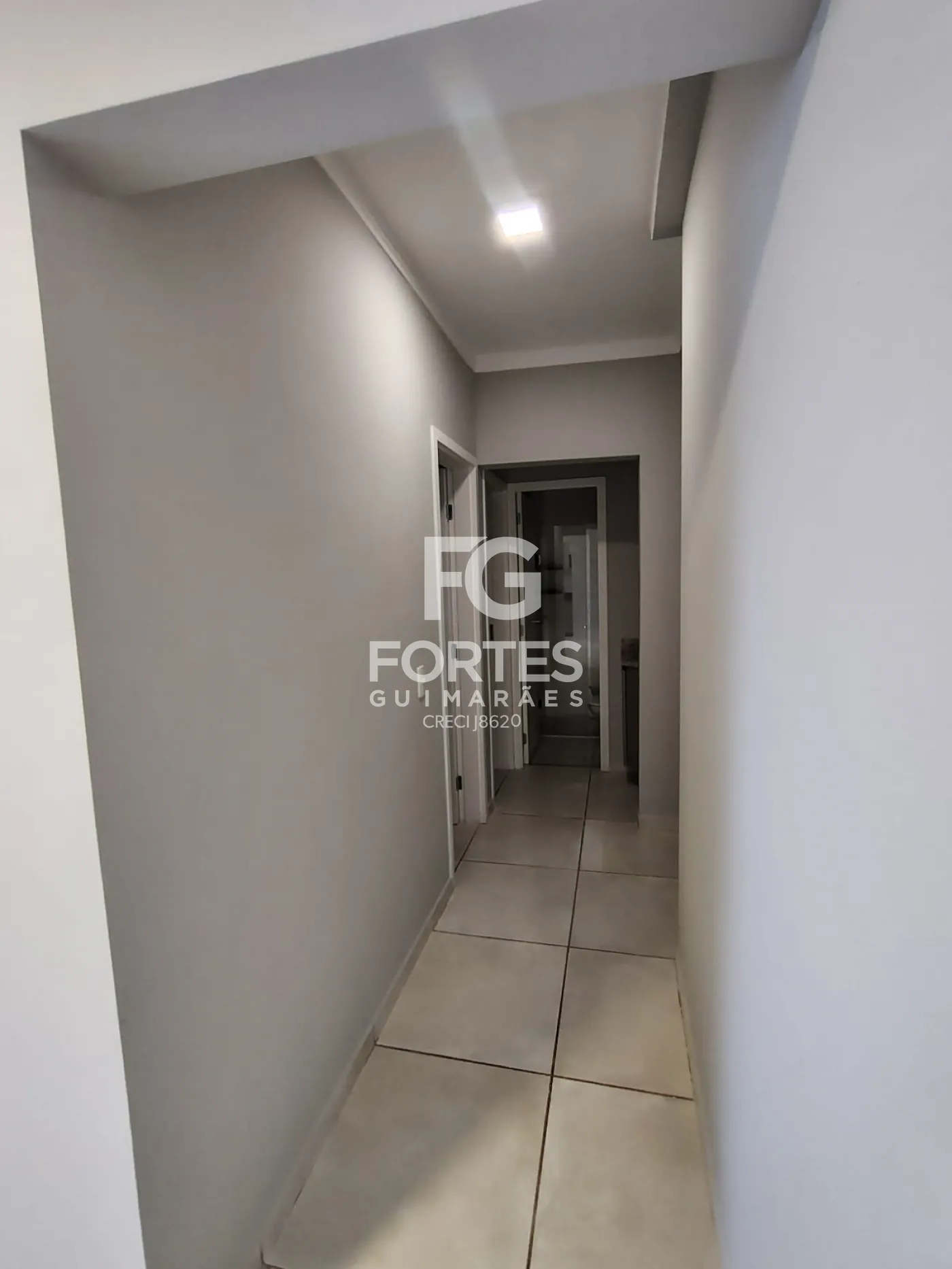 Alugar Apartamentos / Padr&atilde;o em Bonfim Paulista R$ 1.800,00 - Foto 2