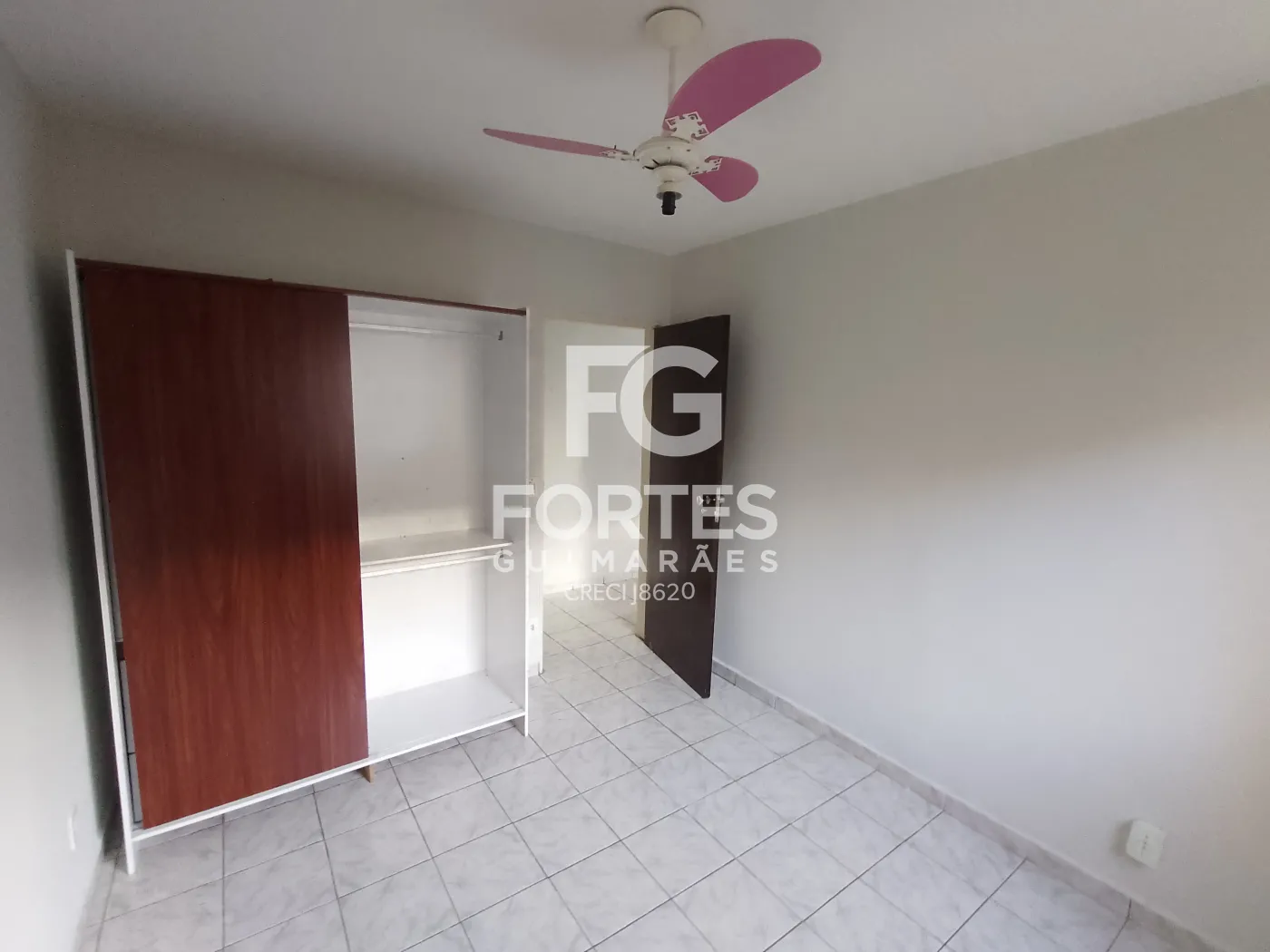 Alugar Apartamentos / Padr&atilde;o em Ribeir&atilde;o Preto R$ 900,00 - Foto 9
