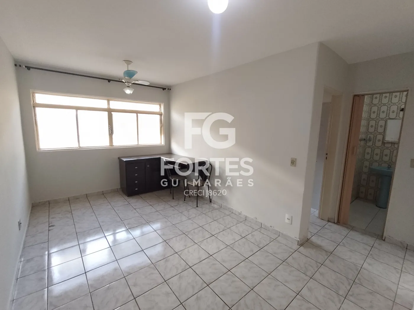 Alugar Apartamentos / Padr&atilde;o em Ribeir&atilde;o Preto R$ 900,00 - Foto 1