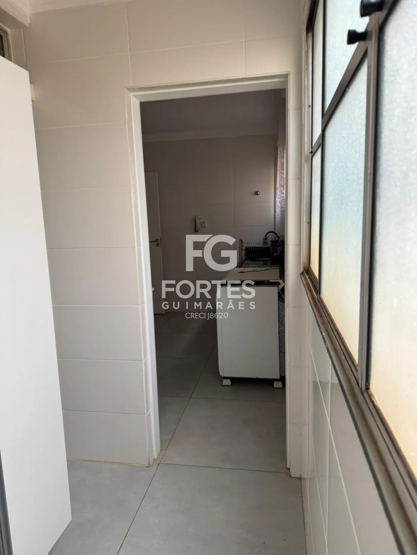 Alugar Apartamentos / Mobiliado em Ribeir&atilde;o Preto R$ 2.400,00 - Foto 2