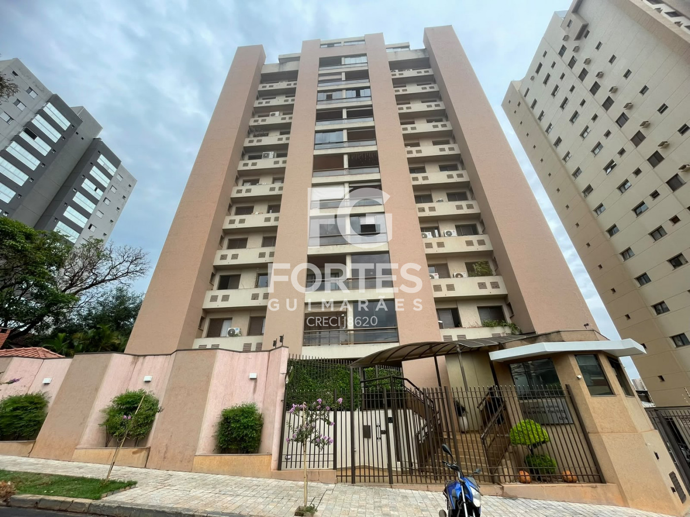 Alugar Apartamentos / Padr&atilde;o em Ribeir&atilde;o Preto R$ 3.000,00 - Foto 28