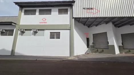 Cravinhos Distrito Industrial comercial Locacao R$ 4.900,00 Condominio R$600,00 Area construida 200.00m2