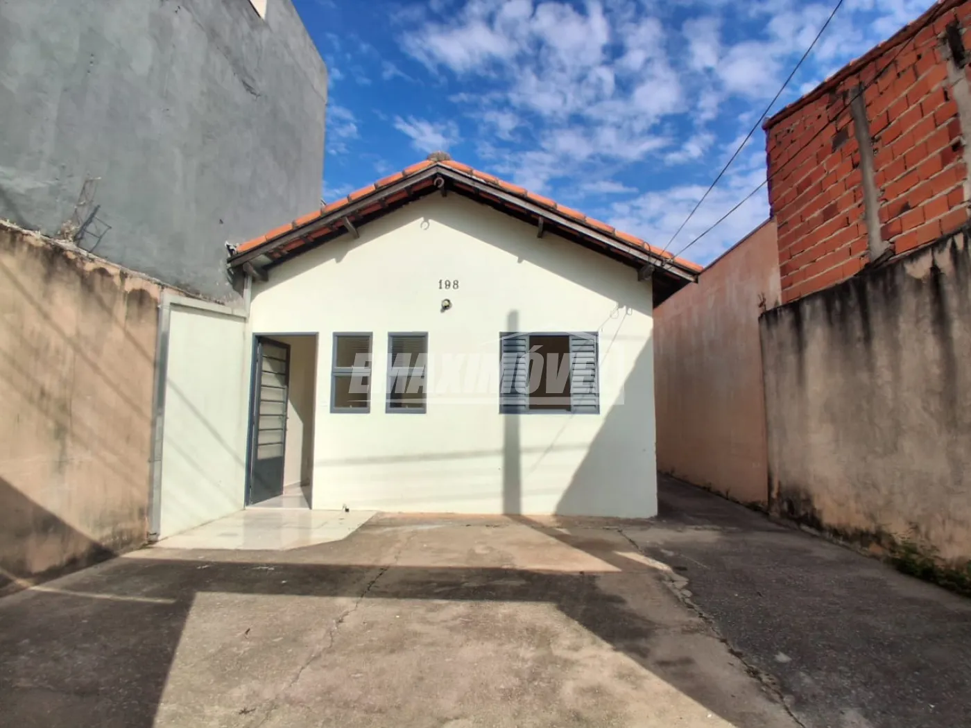 Alugar Casa / em Bairros em Sorocaba R$ 1.300,00 - Foto 3