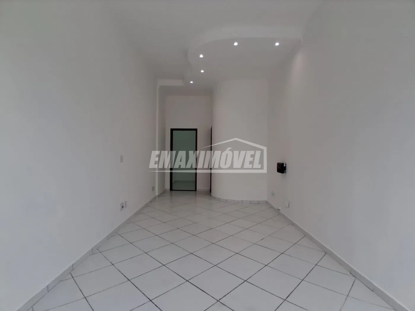 Alugar Loja / Box / Loja Sal&atilde;o em Sorocaba R$ 2.200,00 - Foto 4