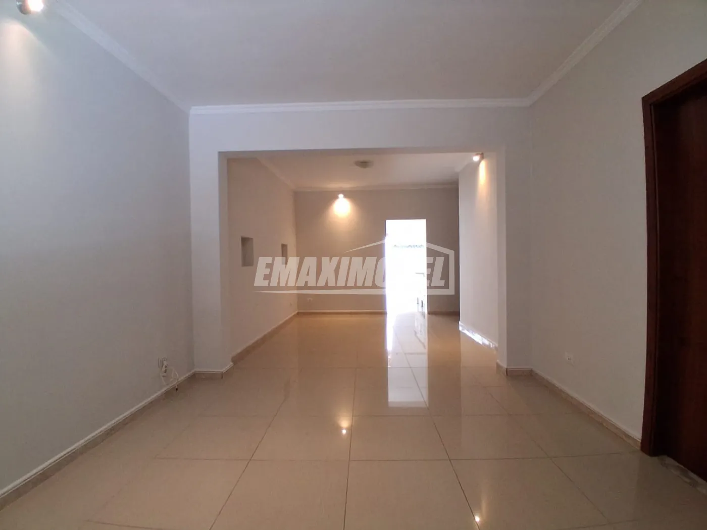 Alugar Casa / em Bairros em Votorantim R$ 2.300,00 - Foto 2