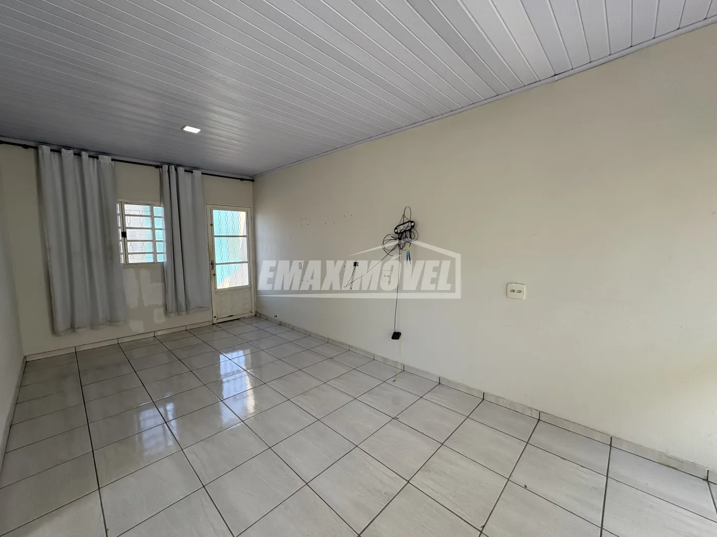 Alugar Casa / em Bairros em Sorocaba R$ 1.550,00 - Foto 2