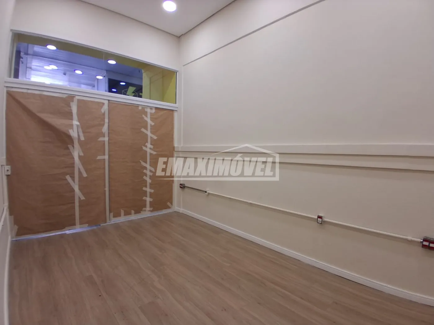 Alugar Sala Comercial / em Condom&iacute;nio em Sorocaba R$ 1.210,00 - Foto 8