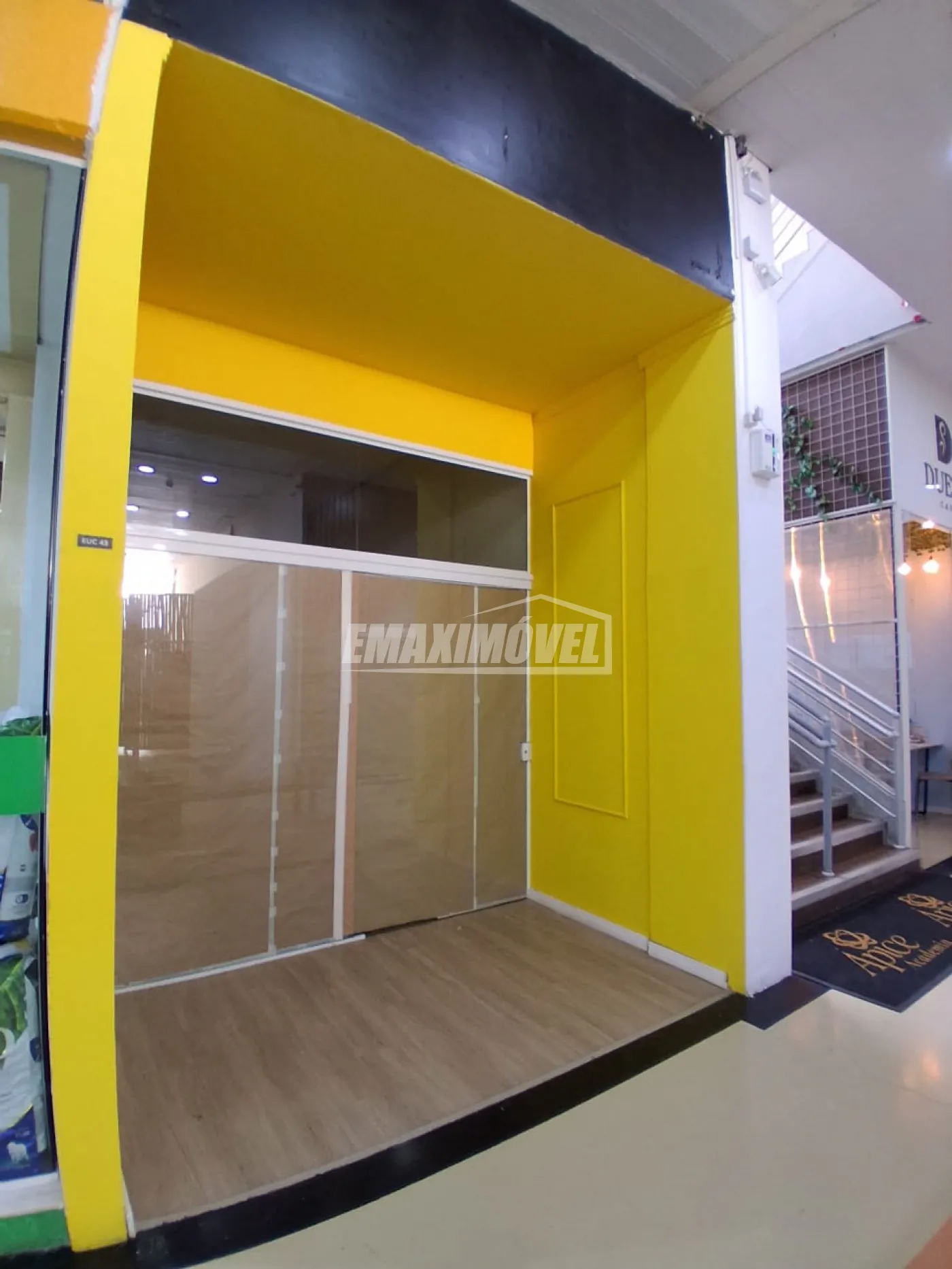Alugar Sala Comercial / em Condom&iacute;nio em Sorocaba R$ 1.210,00 - Foto 2