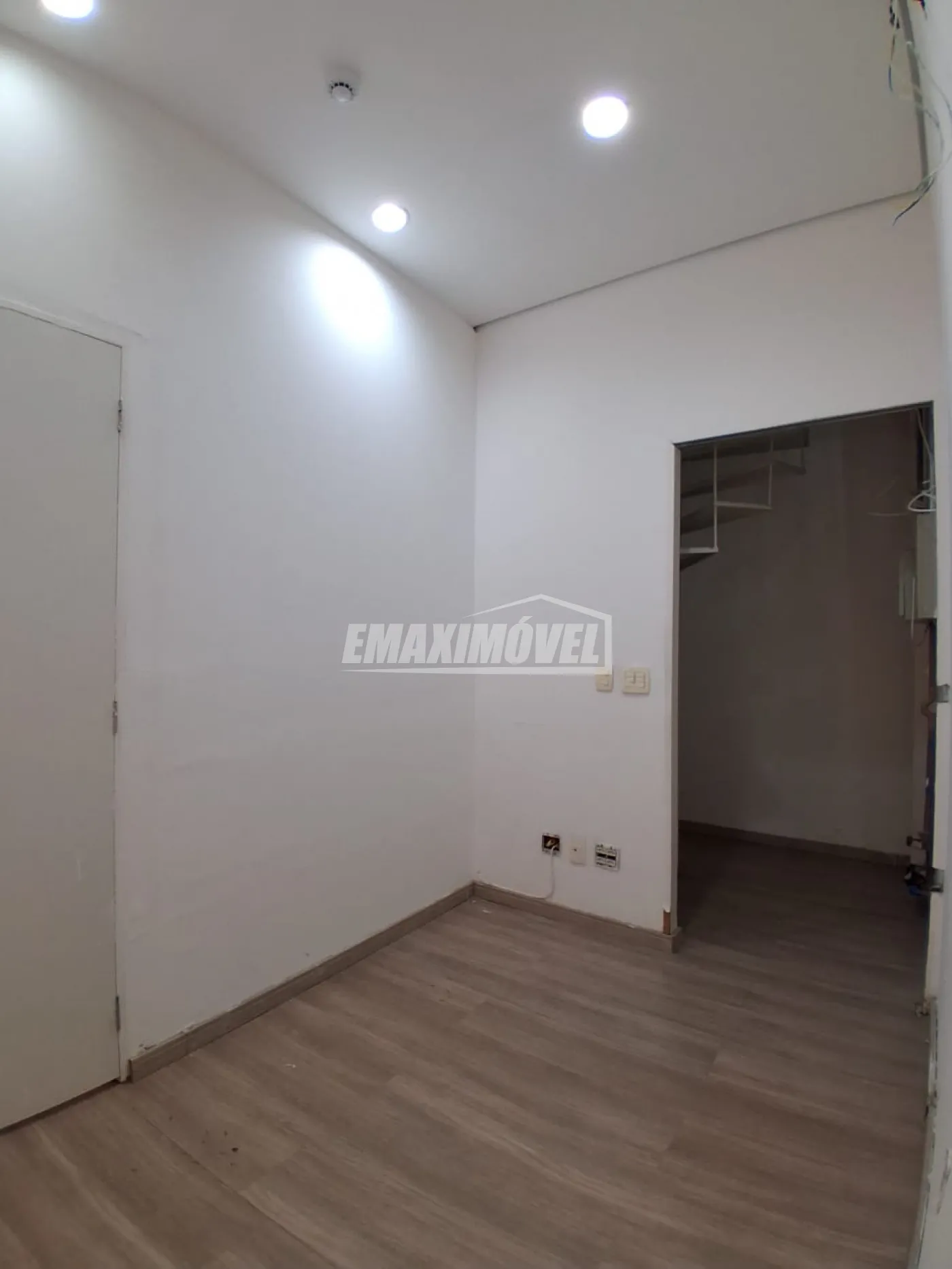 Alugar Sala Comercial / em Condom&iacute;nio em Sorocaba R$ 2.055,00 - Foto 14