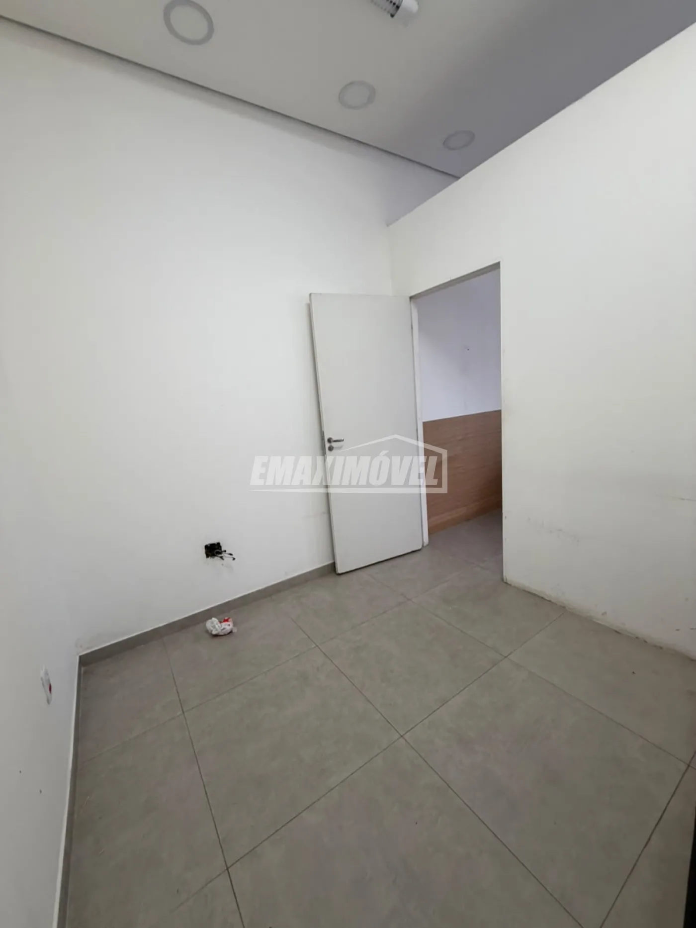 Alugar Loja / Box / Loja Sal&atilde;o em Sorocaba R$ 2.200,00 - Foto 3