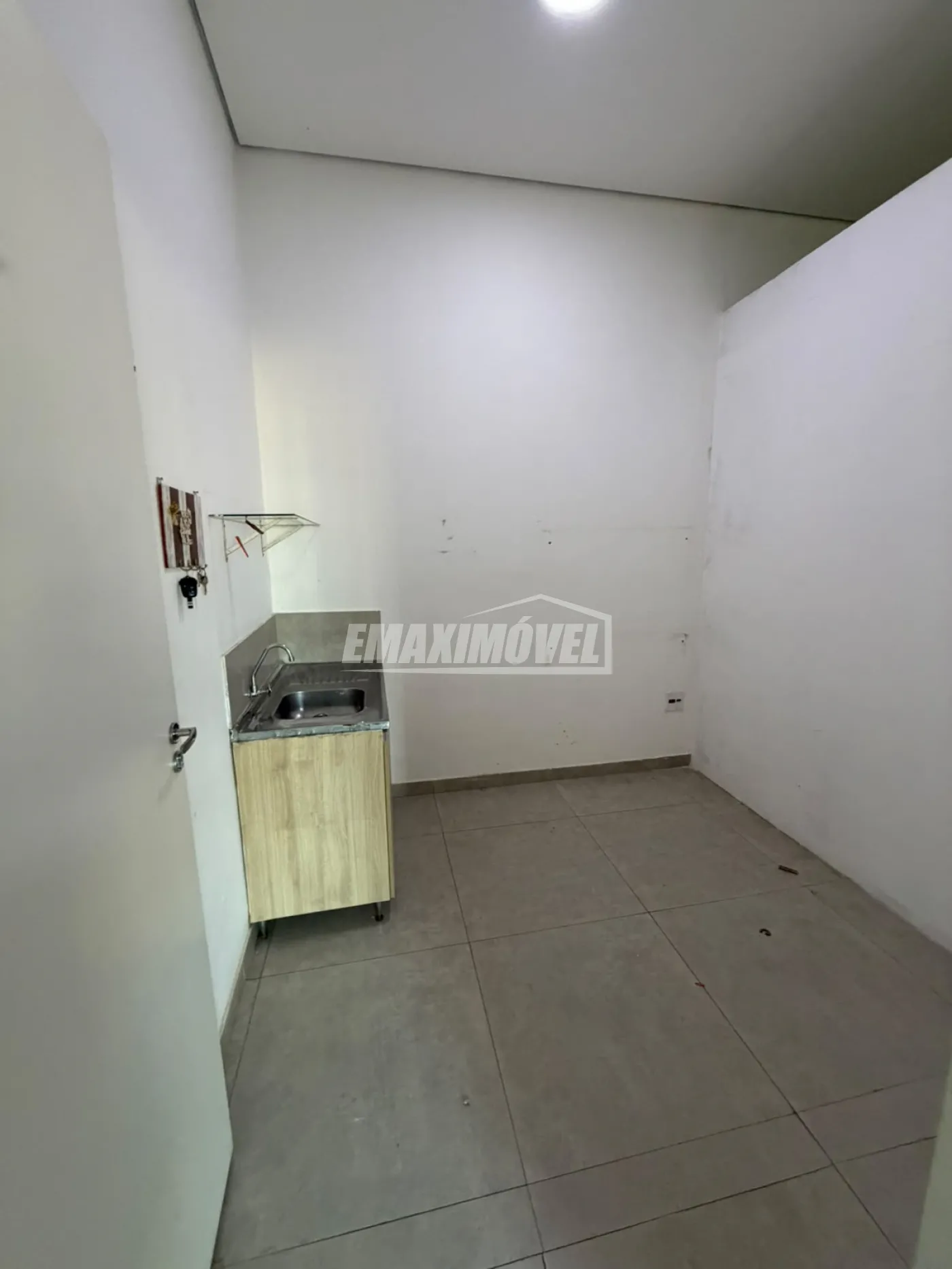 Alugar Loja / Box / Loja Sal&atilde;o em Sorocaba R$ 2.200,00 - Foto 6