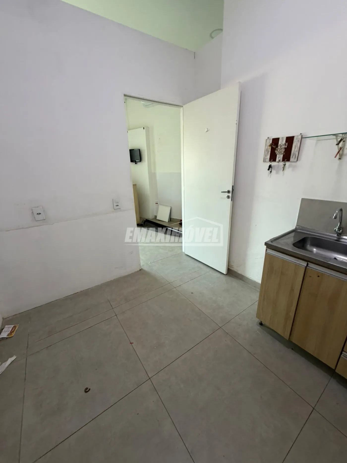 Alugar Loja / Box / Loja Sal&atilde;o em Sorocaba R$ 2.200,00 - Foto 8