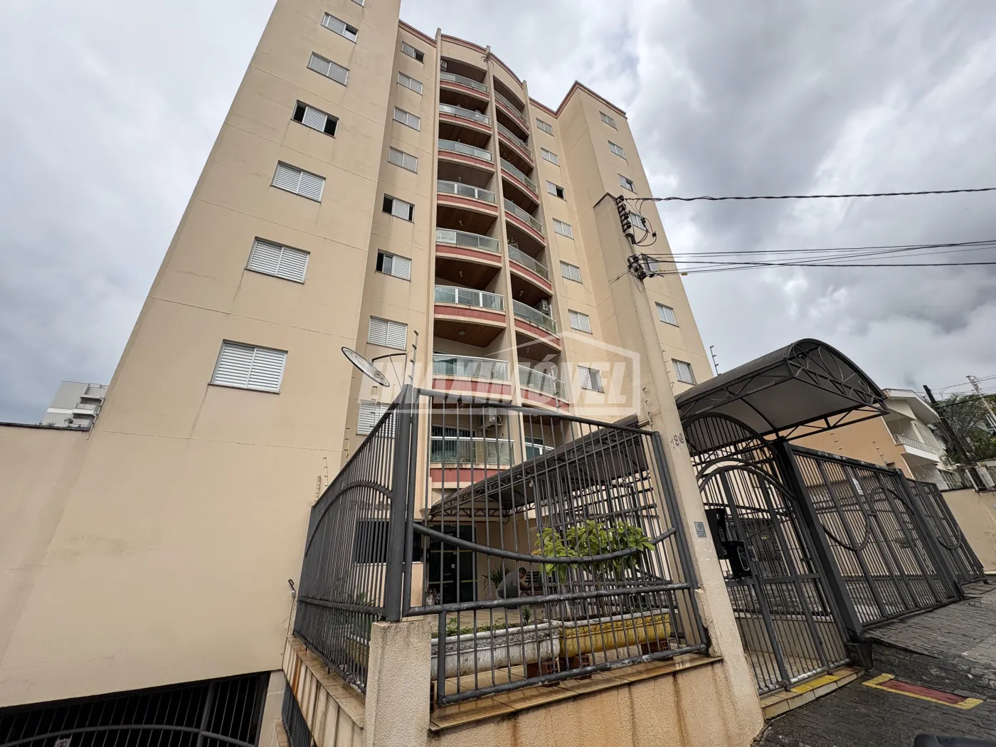 Alugar Apartamento / Padr&atilde;o em Sorocaba R$ 3.000,00 - Foto 1