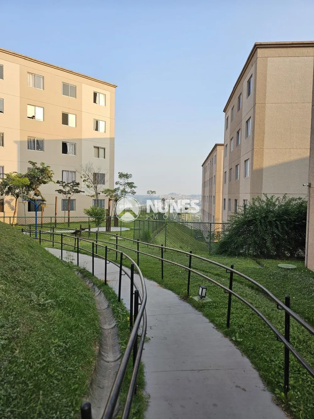 Alugar Apartamento / Padr&atilde;o em S&atilde;o Paulo R$ 1.150,00 - Foto 1