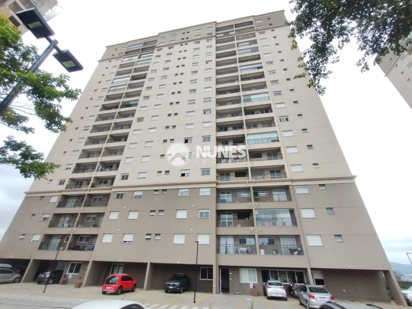 Alugar Apartamento / Padr&atilde;o em Carapicu&iacute;ba R$ 3.434,25 - Foto 1