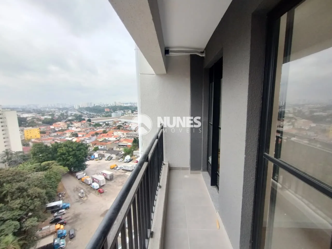 Alugar Apartamento / Padr&atilde;o em S&atilde;o Paulo R$ 1.900,00 - Foto 16