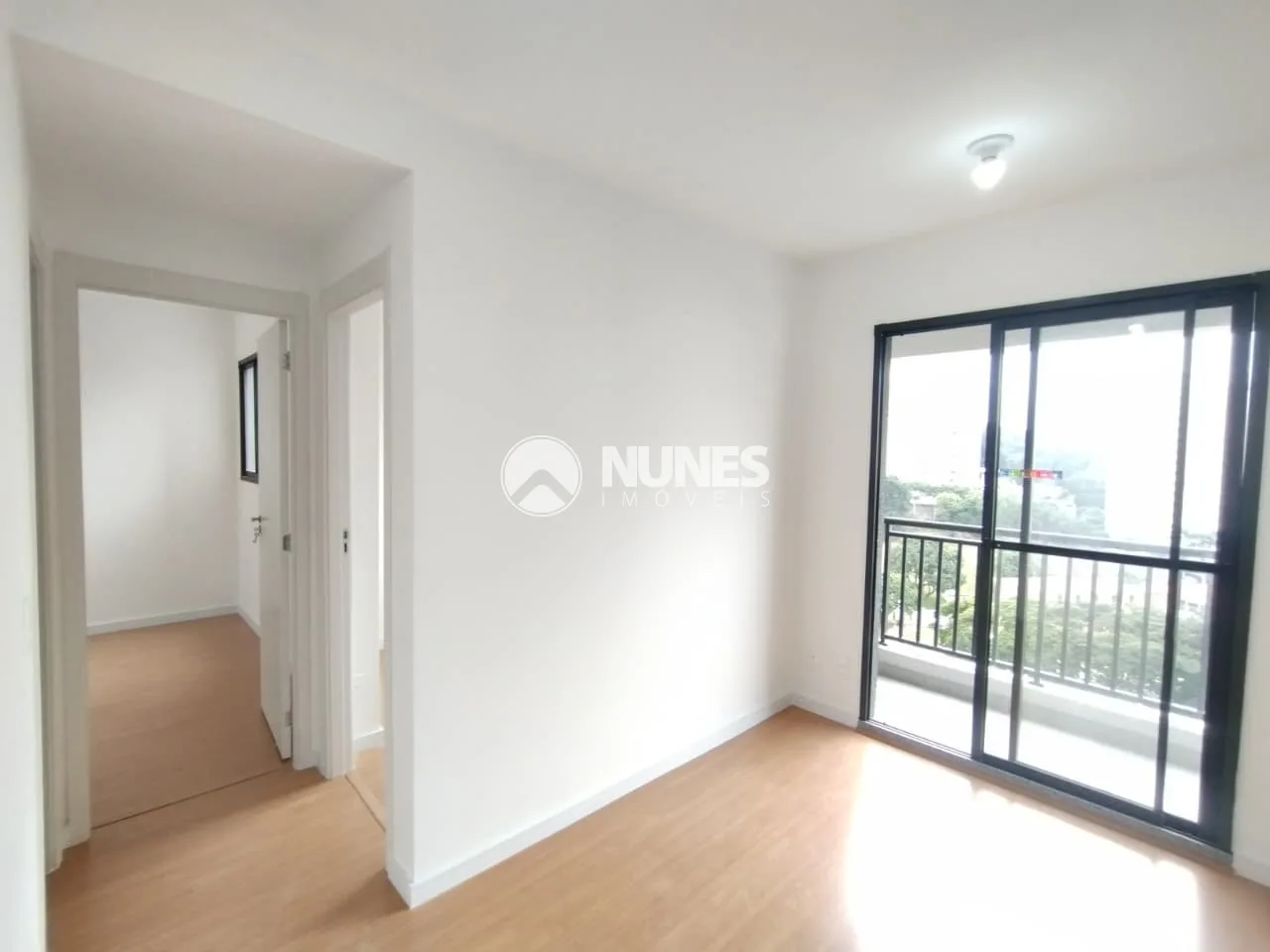Alugar Apartamento / Padr&atilde;o em S&atilde;o Paulo R$ 1.900,00 - Foto 2