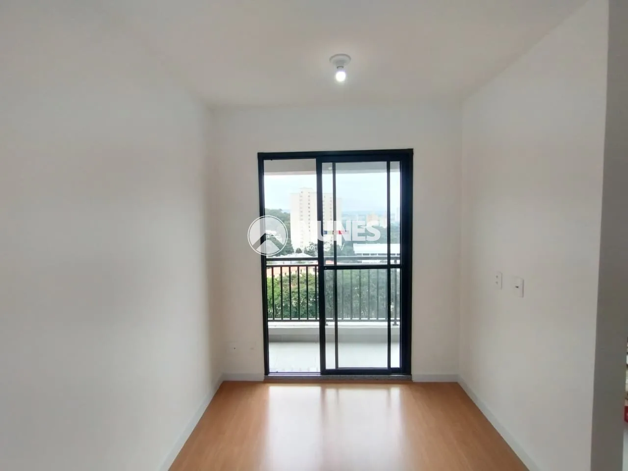 Alugar Apartamento / Padr&atilde;o em S&atilde;o Paulo R$ 1.900,00 - Foto 3