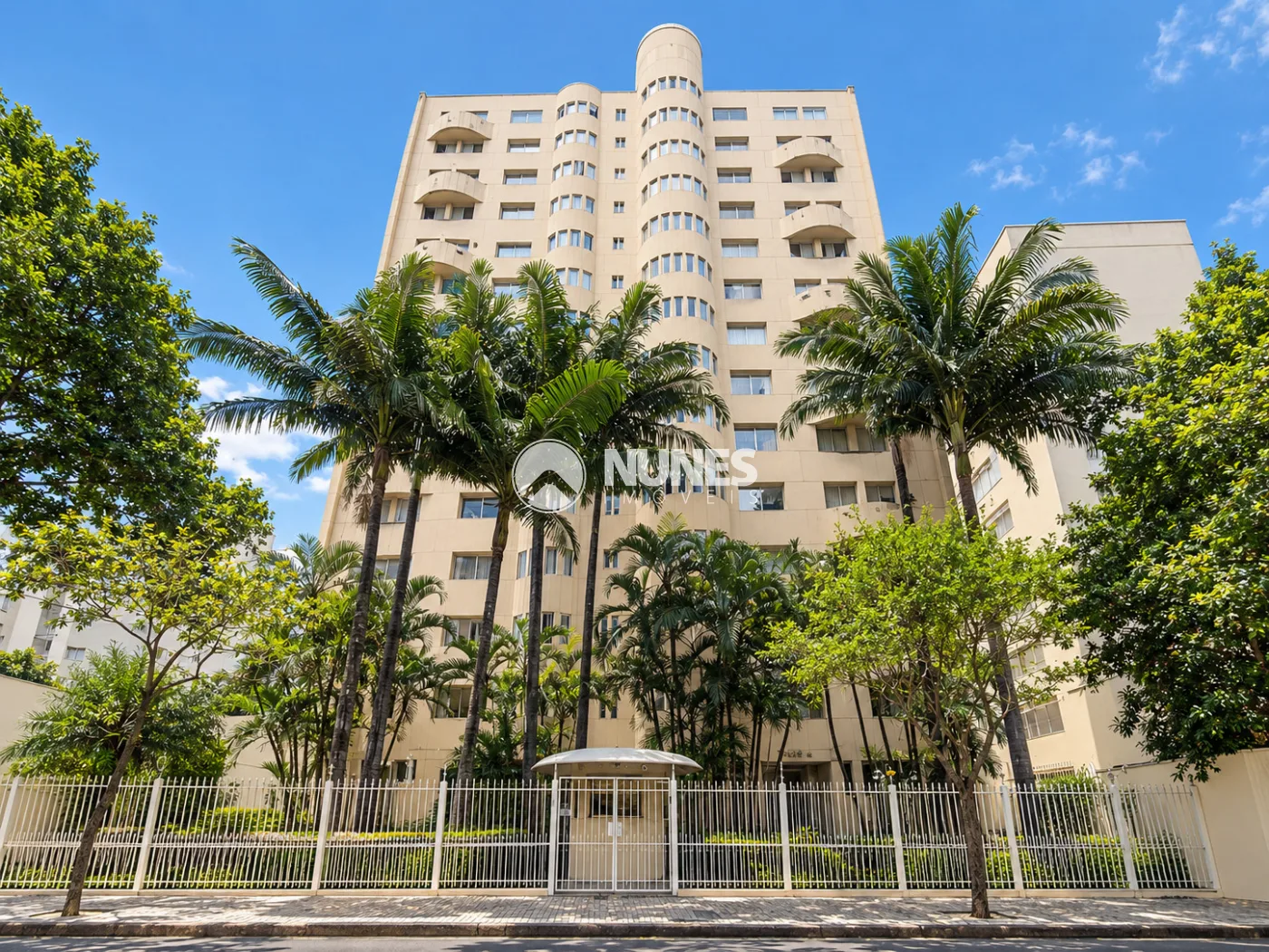 Alugar Apartamento / Padr&atilde;o em S&atilde;o Paulo R$ 2.800,00 - Foto 1