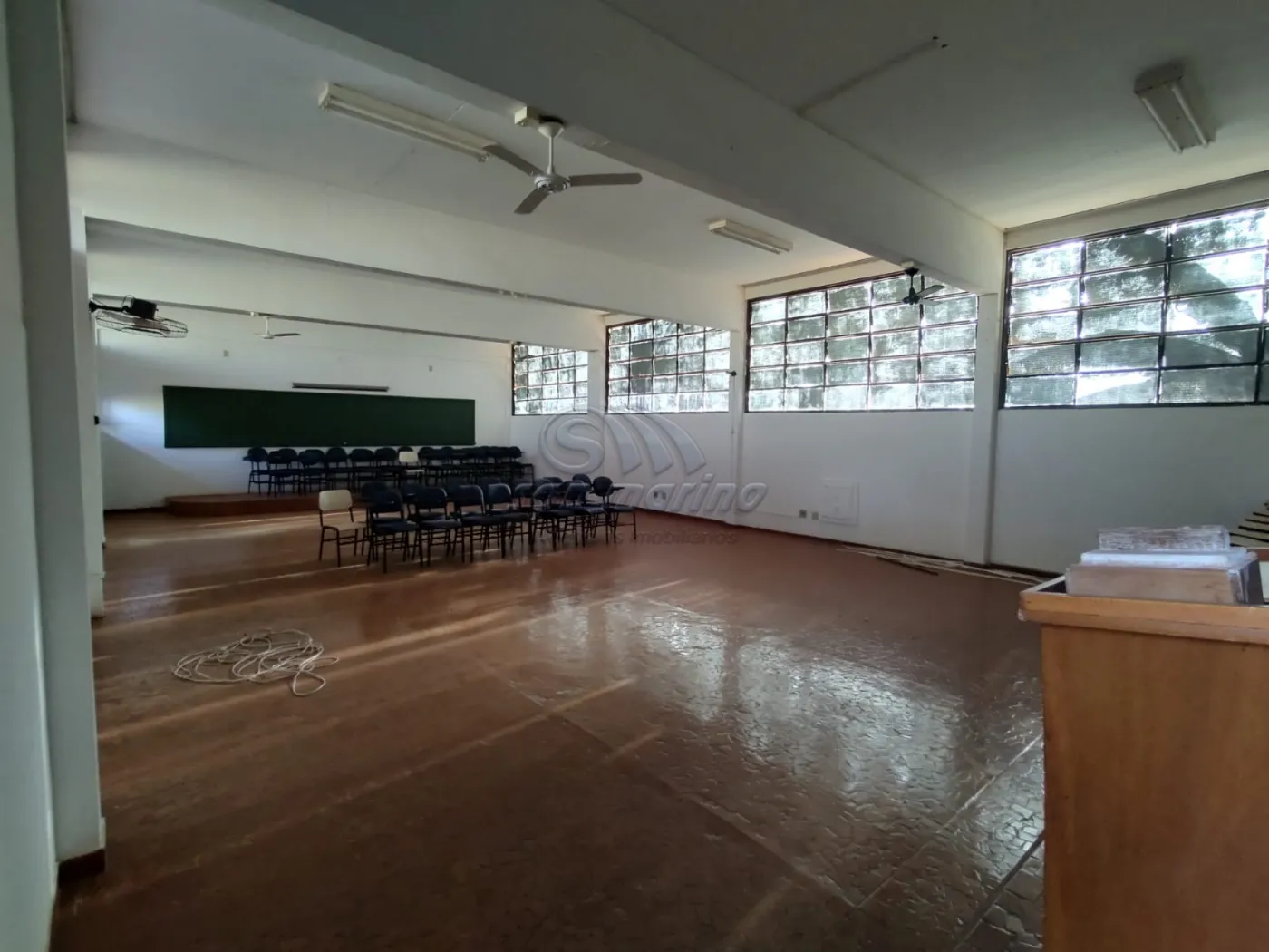 Comerciais / Pr&eacute;dio em Jaboticabal - foto 5