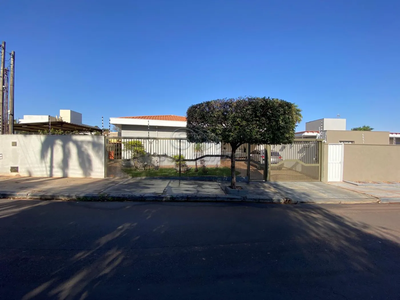 Casas / Padrão em Jaboticabal - foto 0