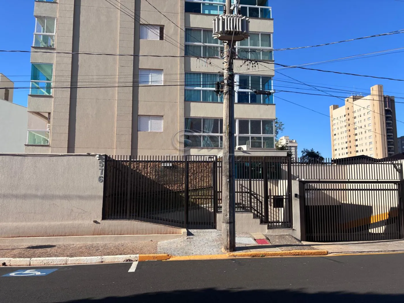 Apartamentos / Padr&atilde;o em Jaboticabal - foto 0