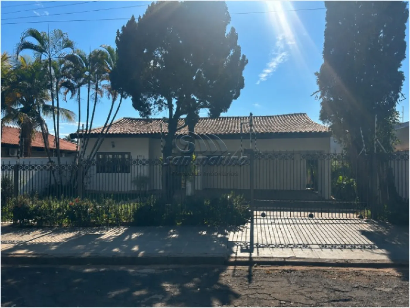 Casas / Padr&atilde;o em Jaboticabal - foto 0