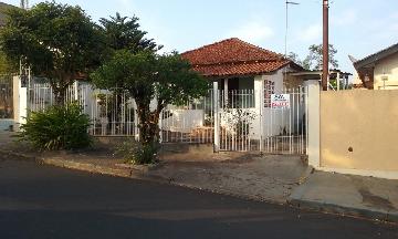 Alugar Casas / Padr&atilde;o em Jaboticabal. apenas R$ 300.000,00