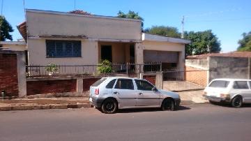 Alugar Casas / Padr&atilde;o em Jaboticabal. apenas R$ 350.000,00
