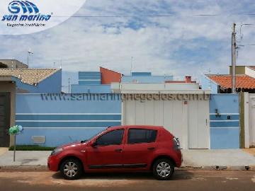 Alugar Casas / Padr&atilde;o em Jaboticabal. apenas R$ 400.000,00