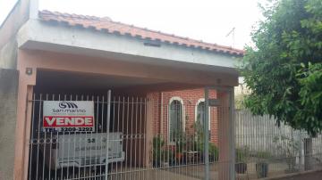 Alugar Casas / Padr&atilde;o em Jaboticabal. apenas R$ 220.000,00