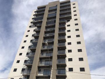 Alugar Apartamentos / Padr&atilde;o em Jaboticabal. apenas R$ 398.000,00