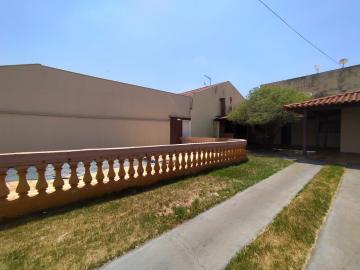 Alugar Casas / Ed&iacute;cula em Jaboticabal. apenas R$ 800,00
