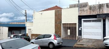 Alugar Casas / Padr&atilde;o em Jaboticabal. apenas R$ 400.000,00