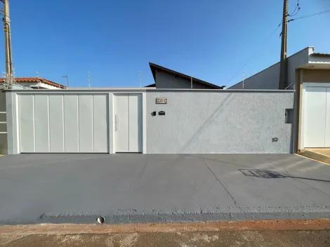 Alugar Casas / Padr&atilde;o em Jaboticabal. apenas R$ 1.700,00