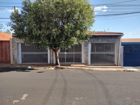 Alugar Casas / Padrão em Jaboticabal. apenas R$ 400.000,00