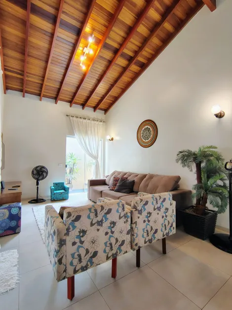 Alugar Casas / Padrão em Jaboticabal. apenas R$ 750.000,00