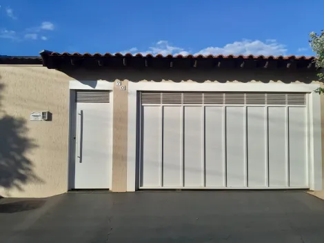 Alugar Casas / Padrão em Jaboticabal. apenas R$ 390.000,00