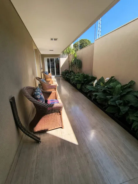 Alugar Casas / Padr&atilde;o em Jaboticabal. apenas R$ 2.500.000,00