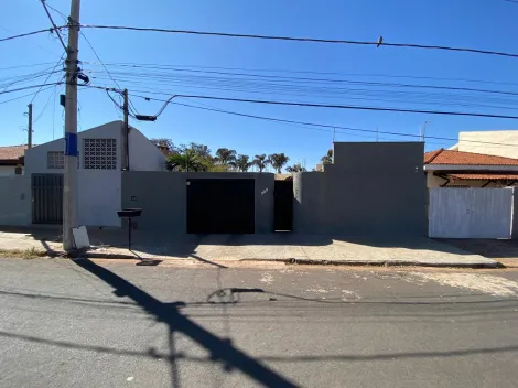 Alugar Casas / Padr&atilde;o em Jaboticabal. apenas R$ 450.000,00