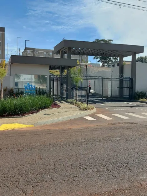 Alugar Apartamentos / Padr&atilde;o em Jaboticabal. apenas R$ 140.000,00