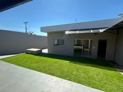 Alugar Casas / Padr&atilde;o em Jaboticabal. apenas R$ 2.500,00