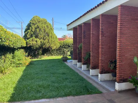 Alugar Casas / Padr&atilde;o em Jaboticabal. apenas R$ 1.600.000,00