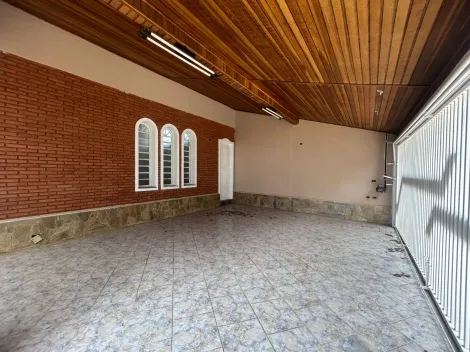 Alugar Casas / Padr&atilde;o em Jaboticabal. apenas R$ 2.200,00