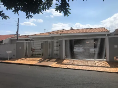 Alugar Casas / Padr&atilde;o em Jaboticabal. apenas R$ 800.000,00