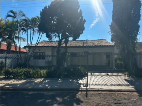 Alugar Casas / Padr&atilde;o em Jaboticabal. apenas R$ 850.000,00