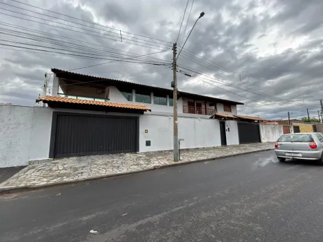 Alugar Casas / Sobrado em Jaboticabal. apenas R$ 2.500.000,00