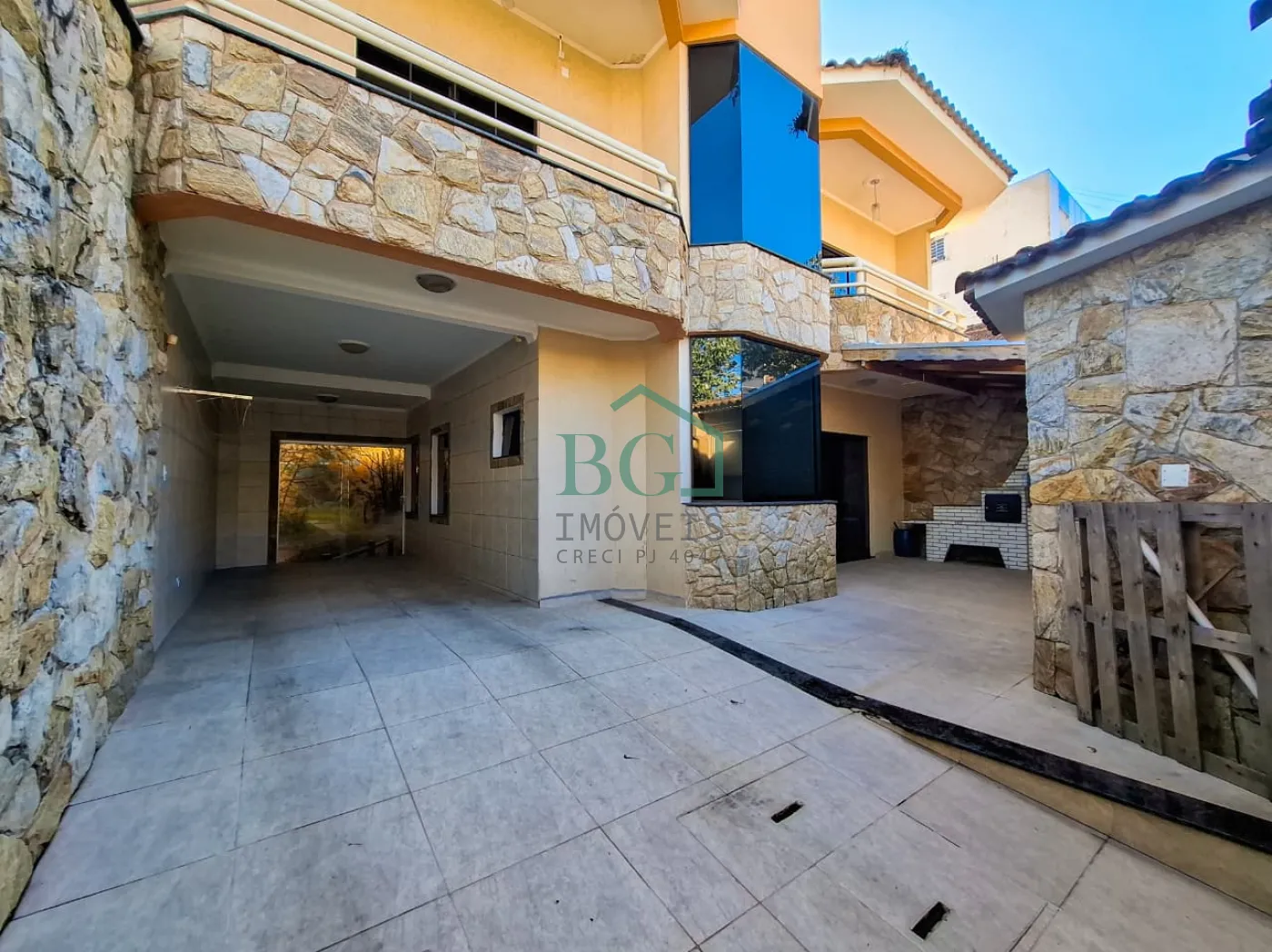 Casa, 4 quartos, 216 m² - Foto 2
