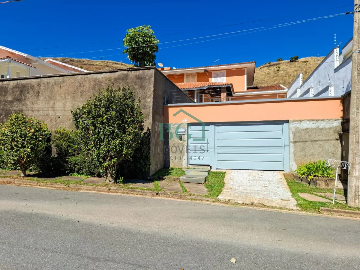 Casa, 3 quartos, 215 m² - Foto 1