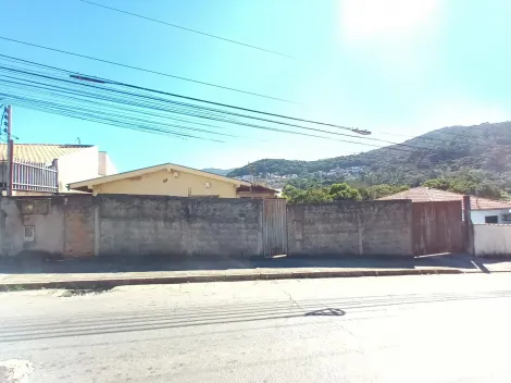 Pocos de Caldas Augusto de Almeida Casa Venda R$650.000,00 2 Dormitorios 4 Vagas Area do terreno 315.00m2 Area construida 56.00m2